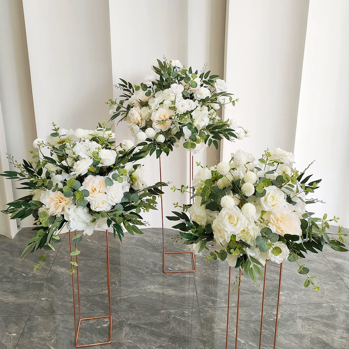 O1CN01MTEhTp24rrhCojzBG_2217082907445-0-cib.jpg_.webp European Floral Centerpiece Ball in Cream White front view